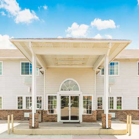 Super 8 By Wyndham Platte City Kansas City Area Exterior foto